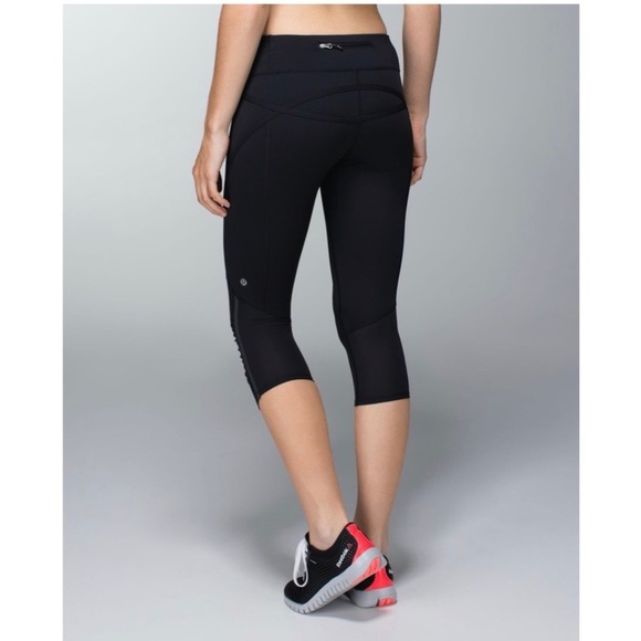 Lululemon Run: Pace Reflective Crop Leggings - Picture 6 of 11